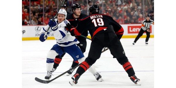 Les Hurricanes de la Caroline ont triomphé du Lightning de Tampa Bay lors de ce match